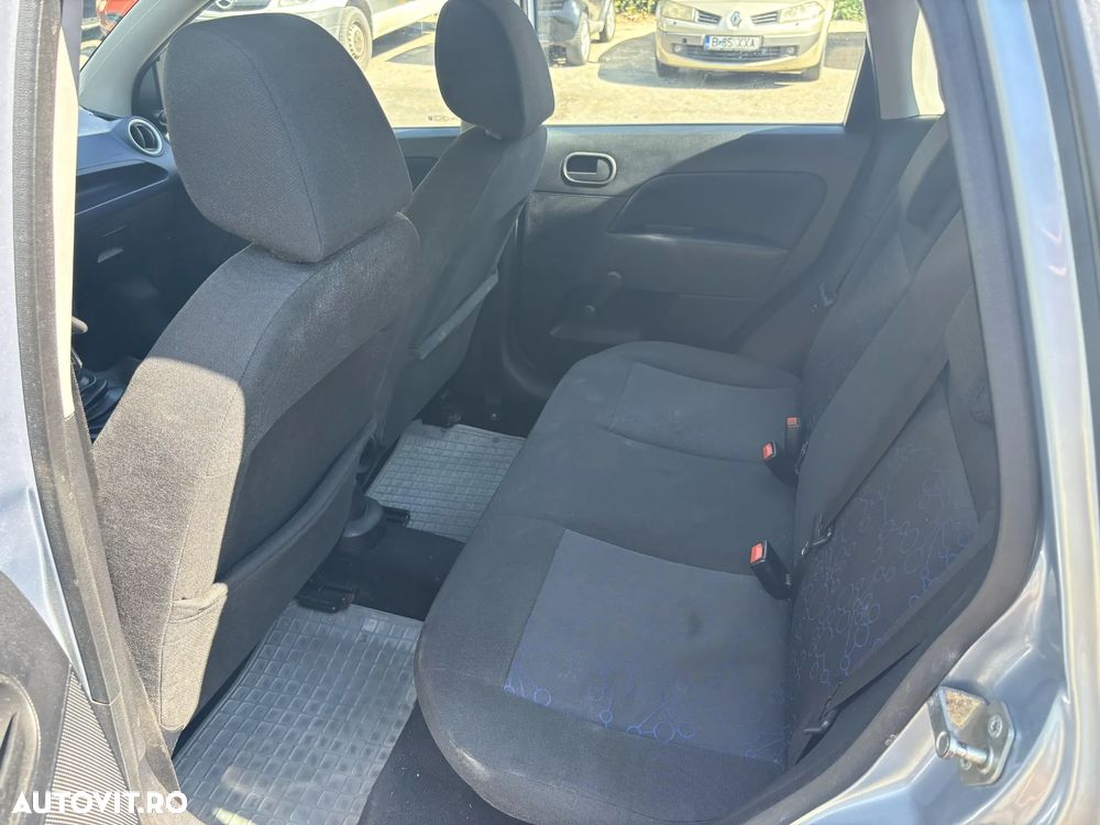 Ford Fiesta - 7