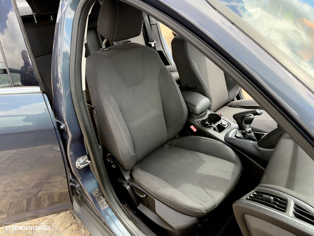 Ford Focus SW 1.6 TDCi Titanium - 48