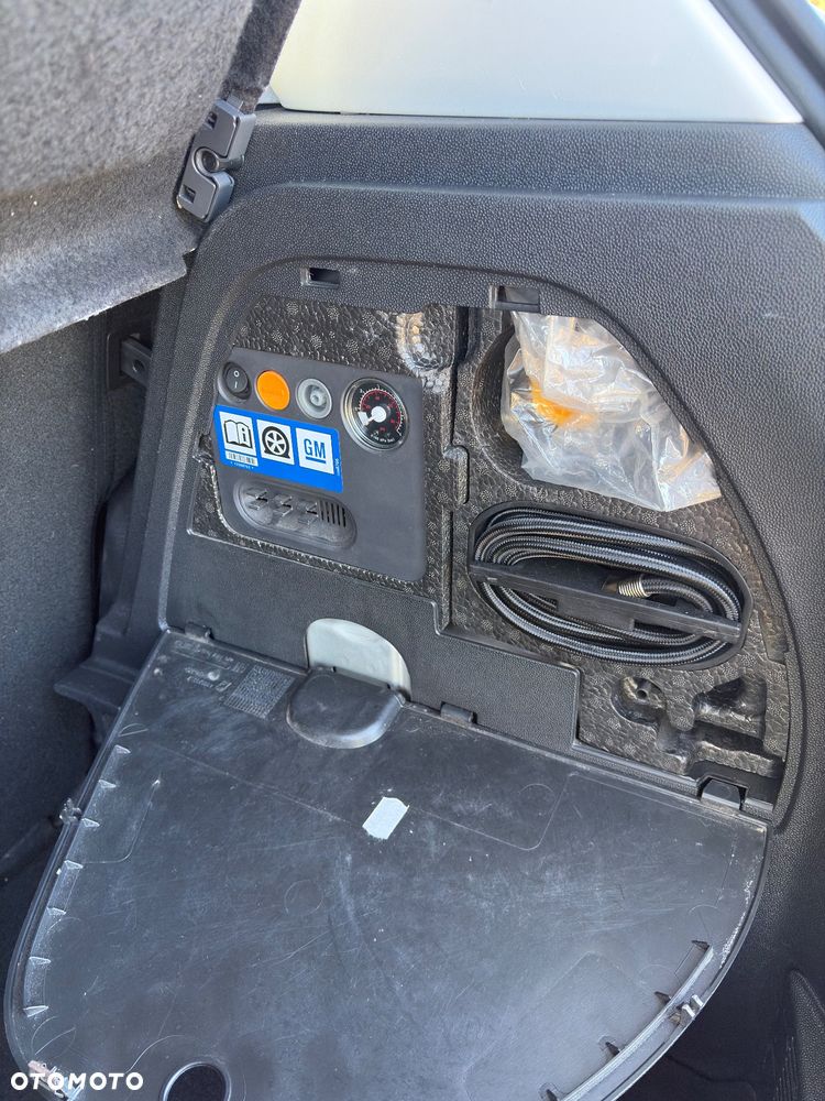 Opel Corsa - 18