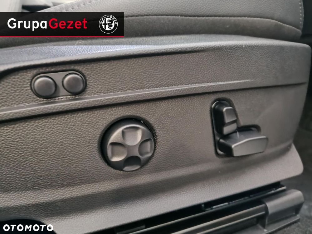 Alfa Romeo Stelvio - 16