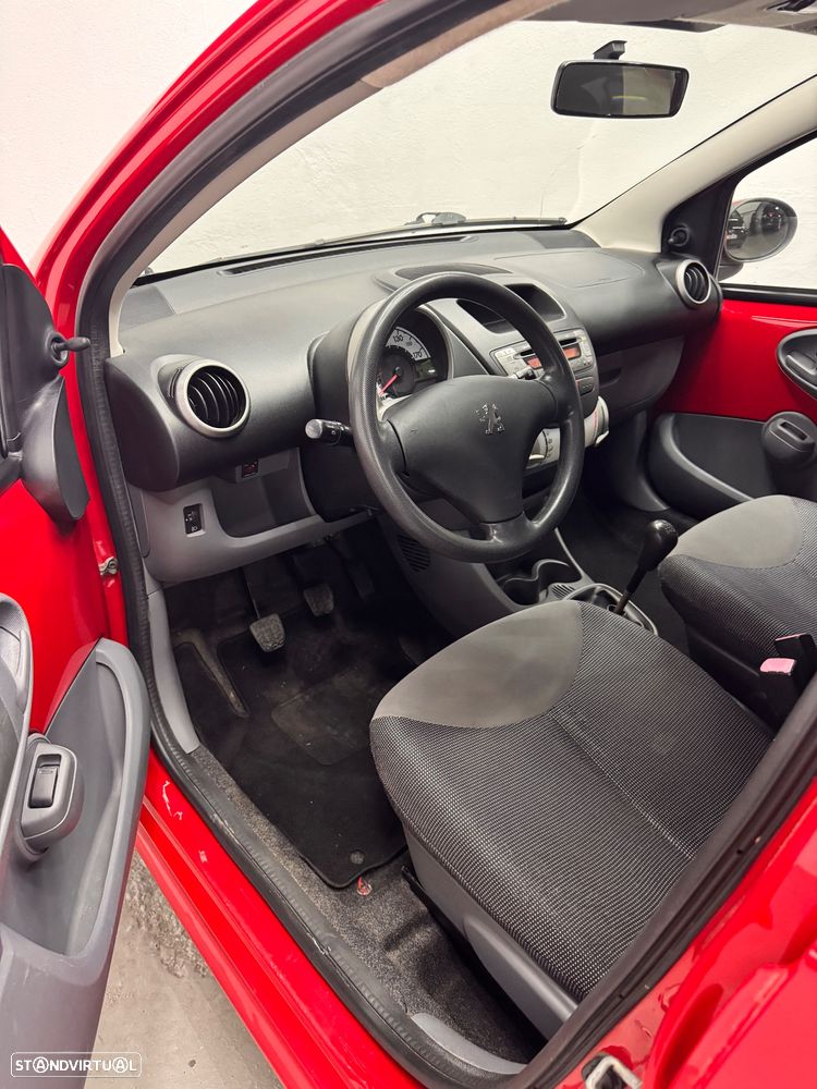 Peugeot 107 1.0 Urban - 10