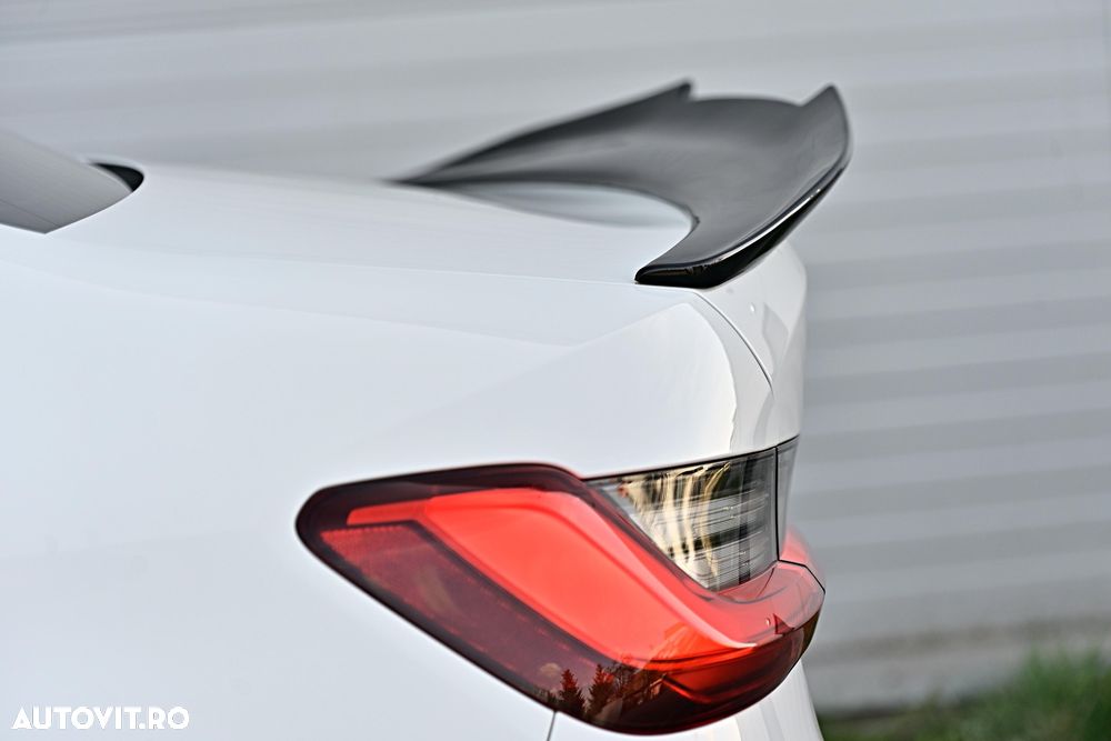 BMW Seria 3 330i xDrive Aut. Luxury Line - 30