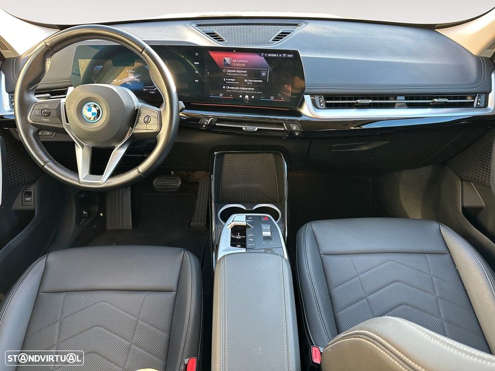 BMW iX1 eDrive20 - 10