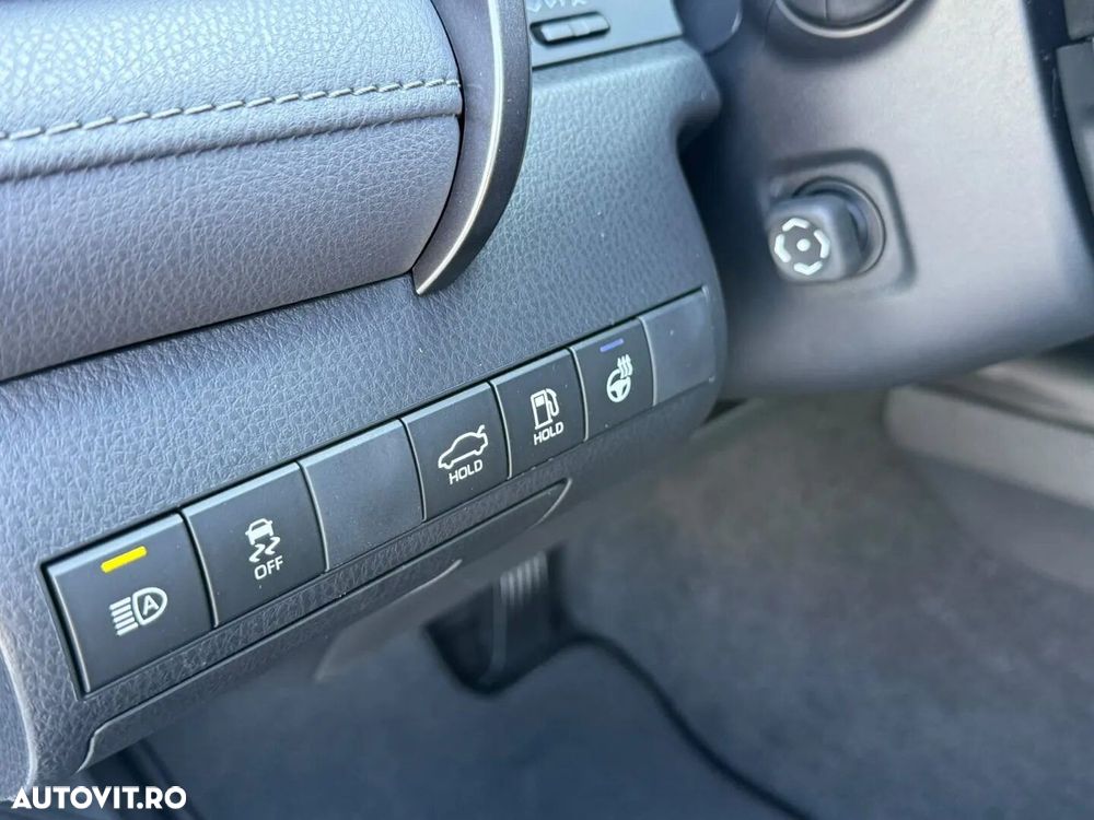 Toyota Camry 2.5 Dynamic - 25