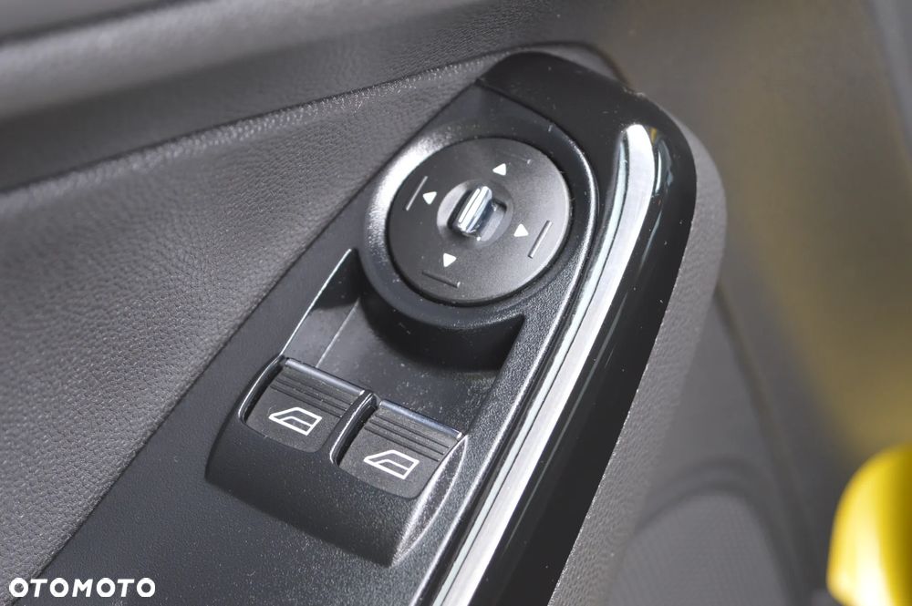 Ford Fiesta 1.0 EcoBoost Titanium - 32