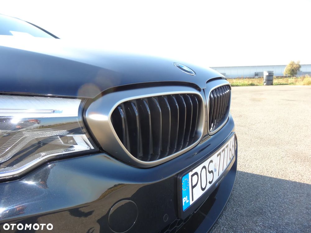 BMW Seria 5 M550d xDrive Touring - 38