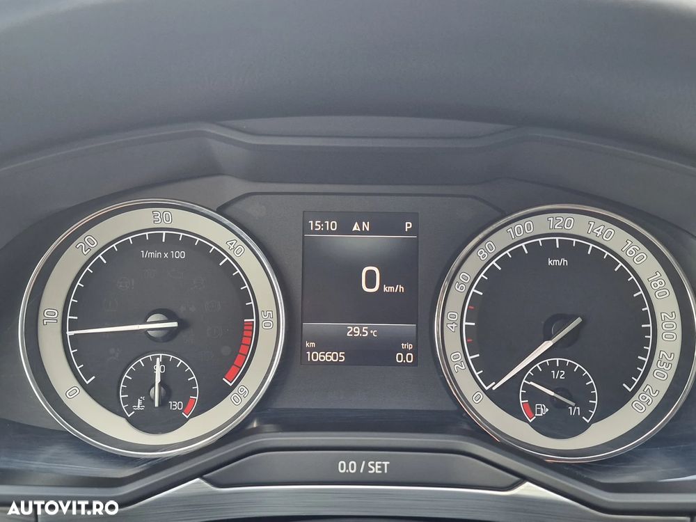 Skoda Superb 2.0 TDI DSG Ambition - 4