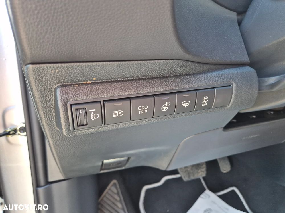 Toyota Corolla 1.8 HSD Business - 16