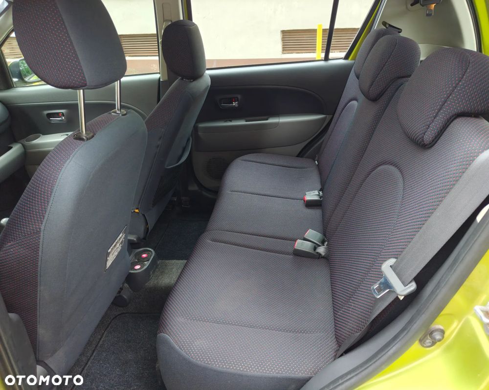 Daihatsu Sirion 1.3 - 8