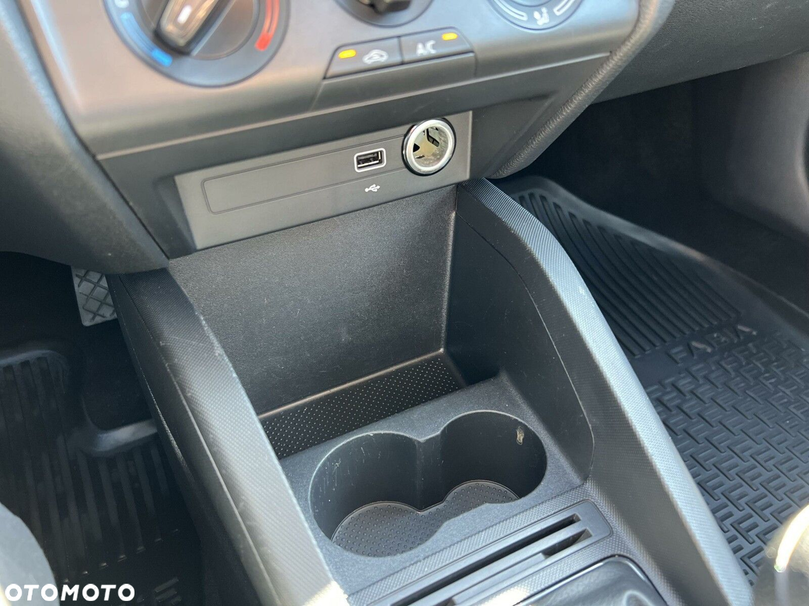 Skoda Fabia 1.0 TSI Ambition - 24