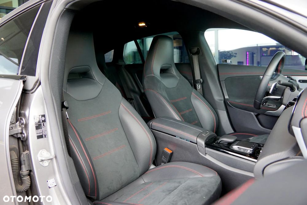 Mercedes-Benz CLA 200 AMG Line 7G-DCT - 20