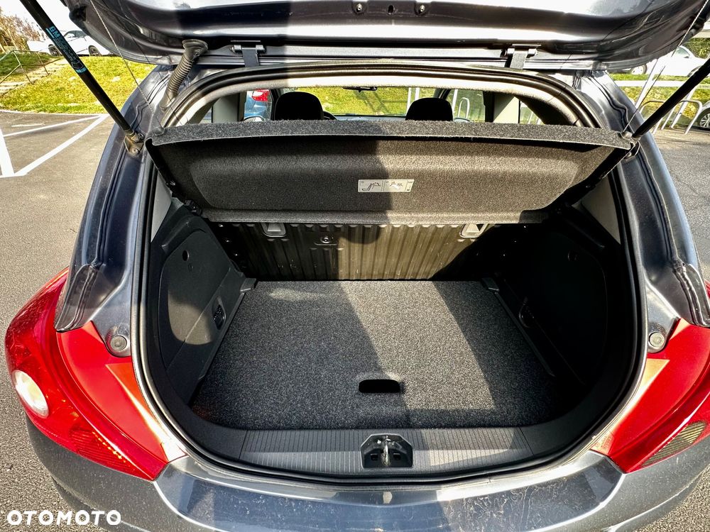 Opel Corsa 1.2 16V Essentia - 9