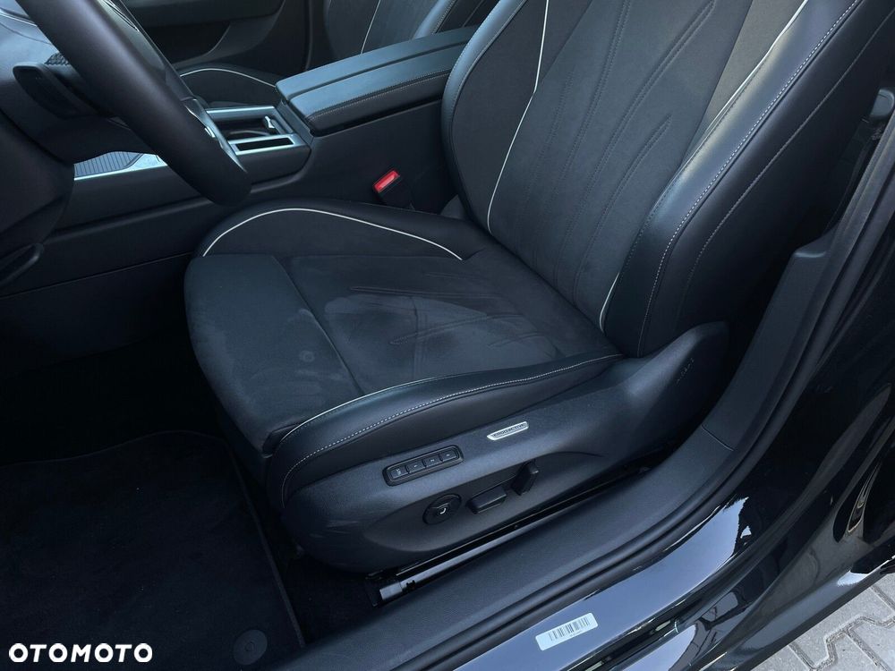 Volkswagen Passat Variant 1.5 TSI ACT mHEV Business DSG - 11