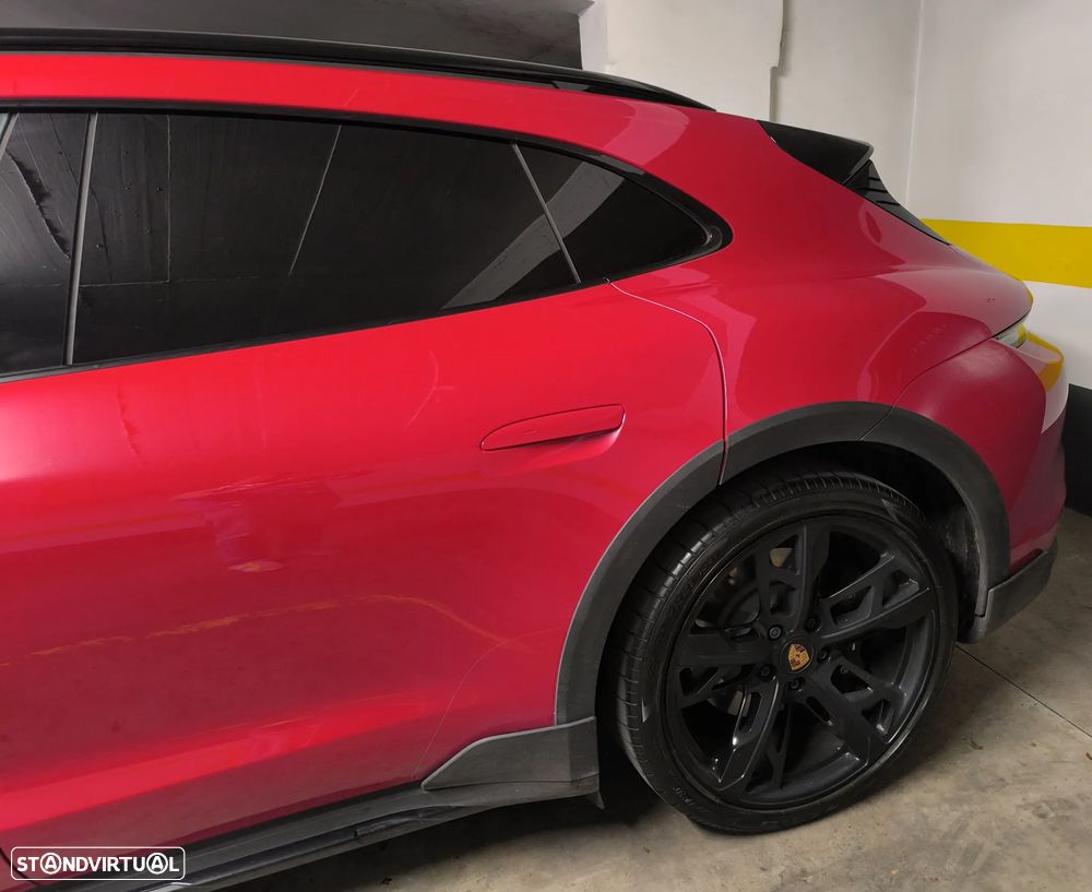 Porsche Taycan Cross Turismo 4 - 3