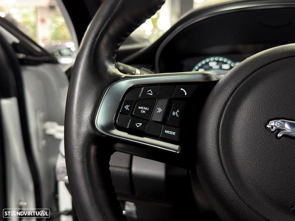 Jaguar E-Pace 2.0 i4D R-Dynamic S - 46