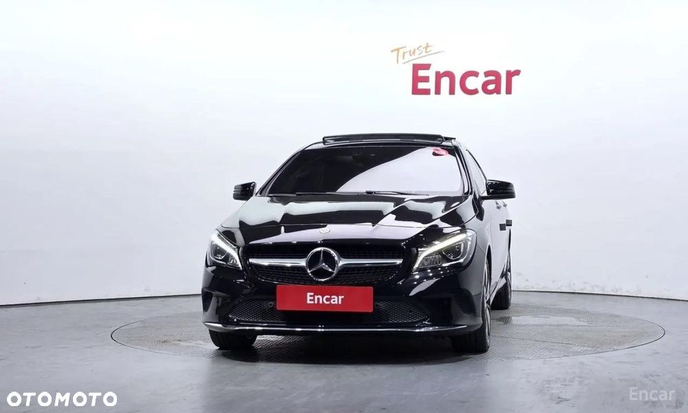 Mercedes-Benz CLA - 2