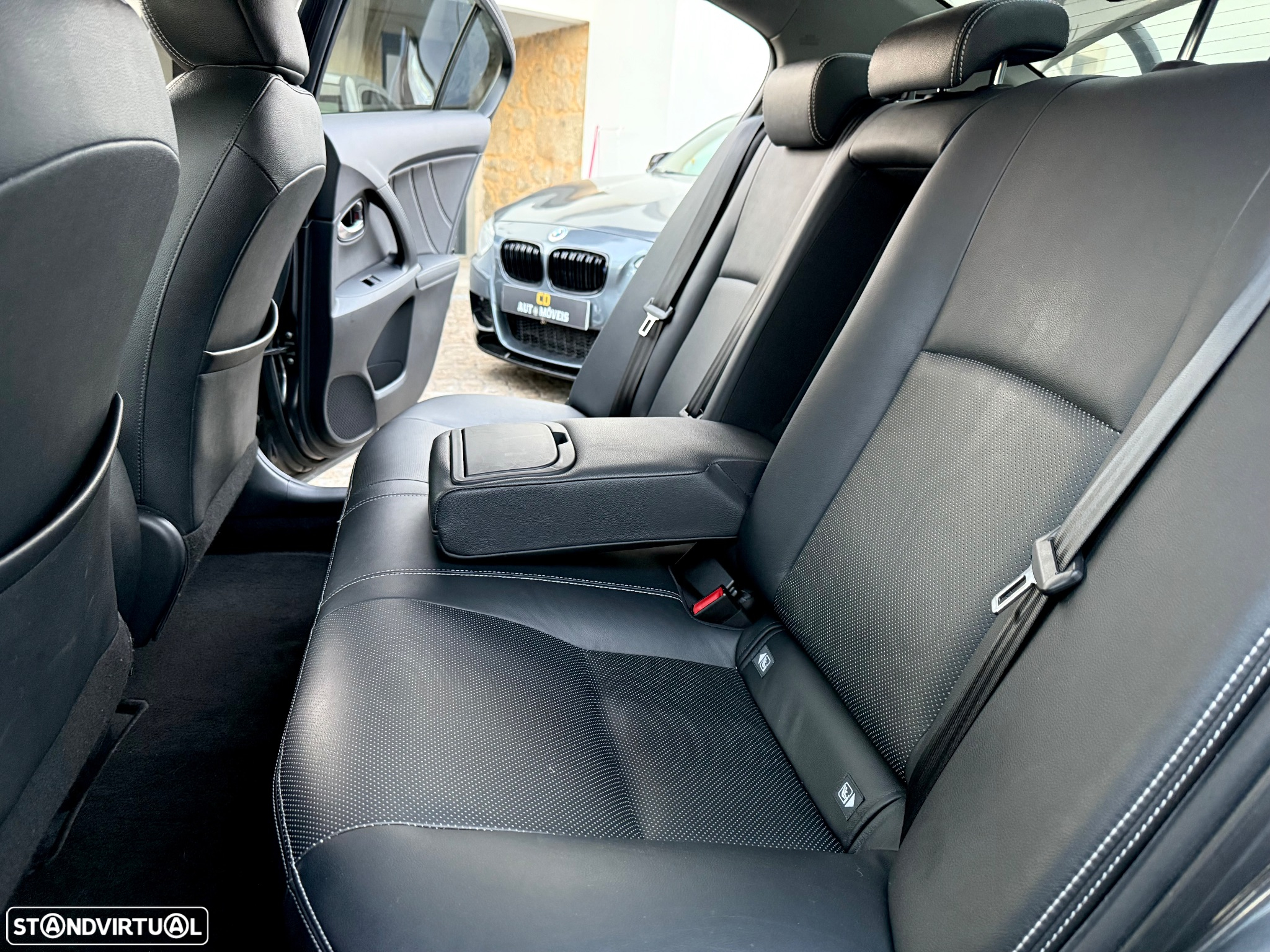 Toyota Avensis SD 1.6 D-4D Luxury+GPS - 34