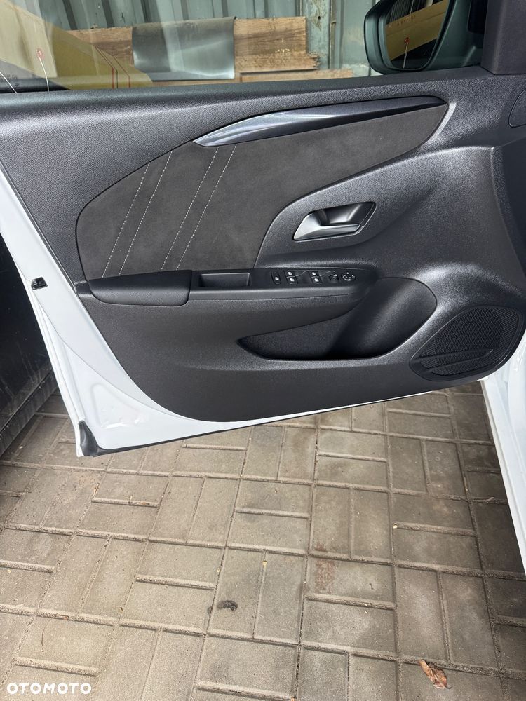 Opel Corsa 1.2 Direct Injection Turbo Start/Stop Elegance - 23