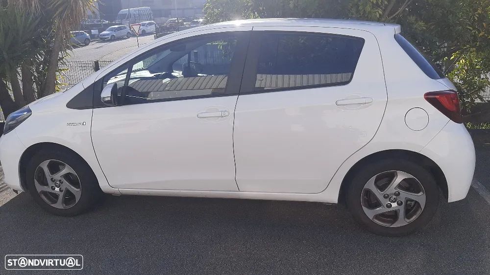 Toyota Yaris 1.5 HSD Comfort - 1