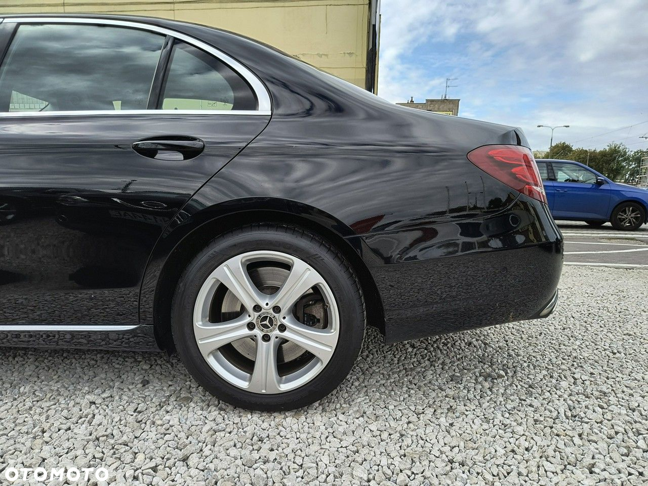 Mercedes-Benz Klasa E 400 4-Matic 9G-TRONIC - 38