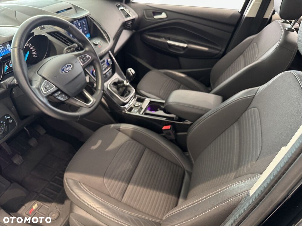 Ford Kuga - 11