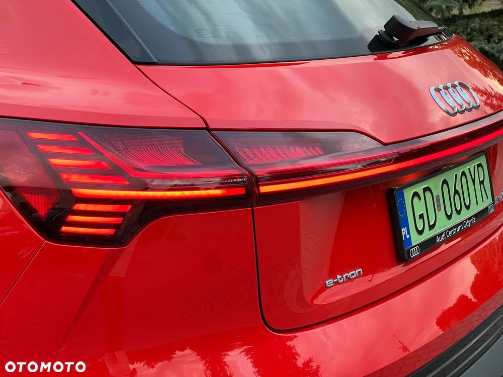 Audi e-tron - 12