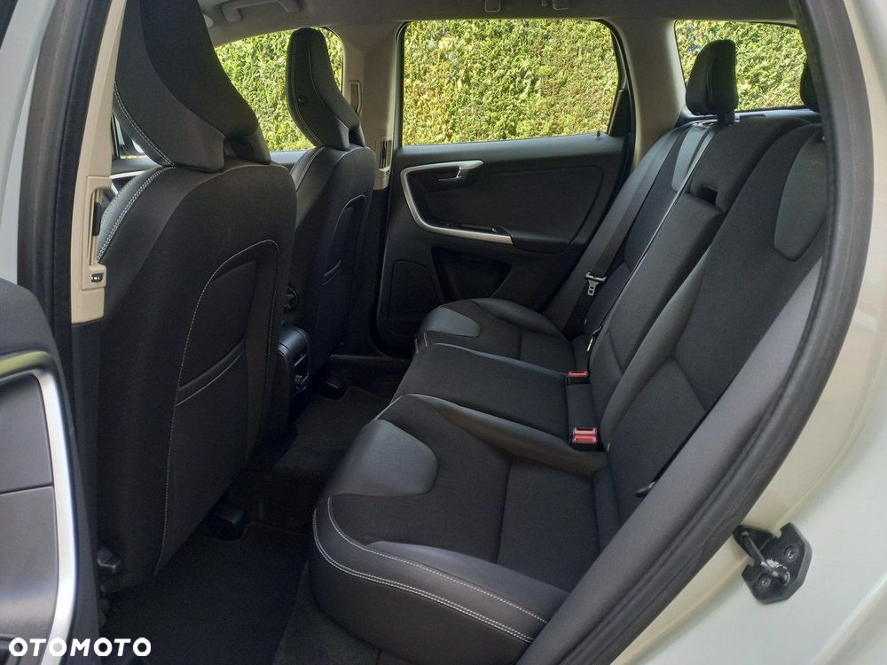 Volvo XC 60 DRIVe Momentum - 30