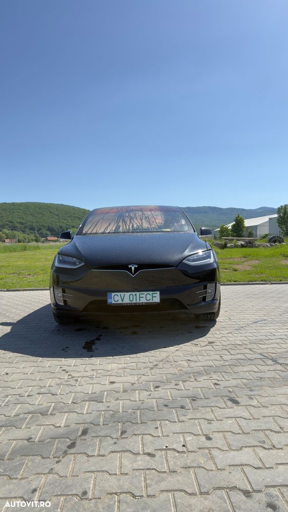 Tesla Model X - 2
