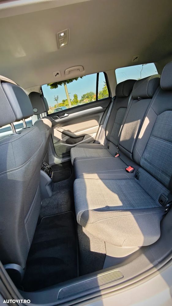 Volkswagen Passat Variant 2.0 TDI DSG Comfortline - 10