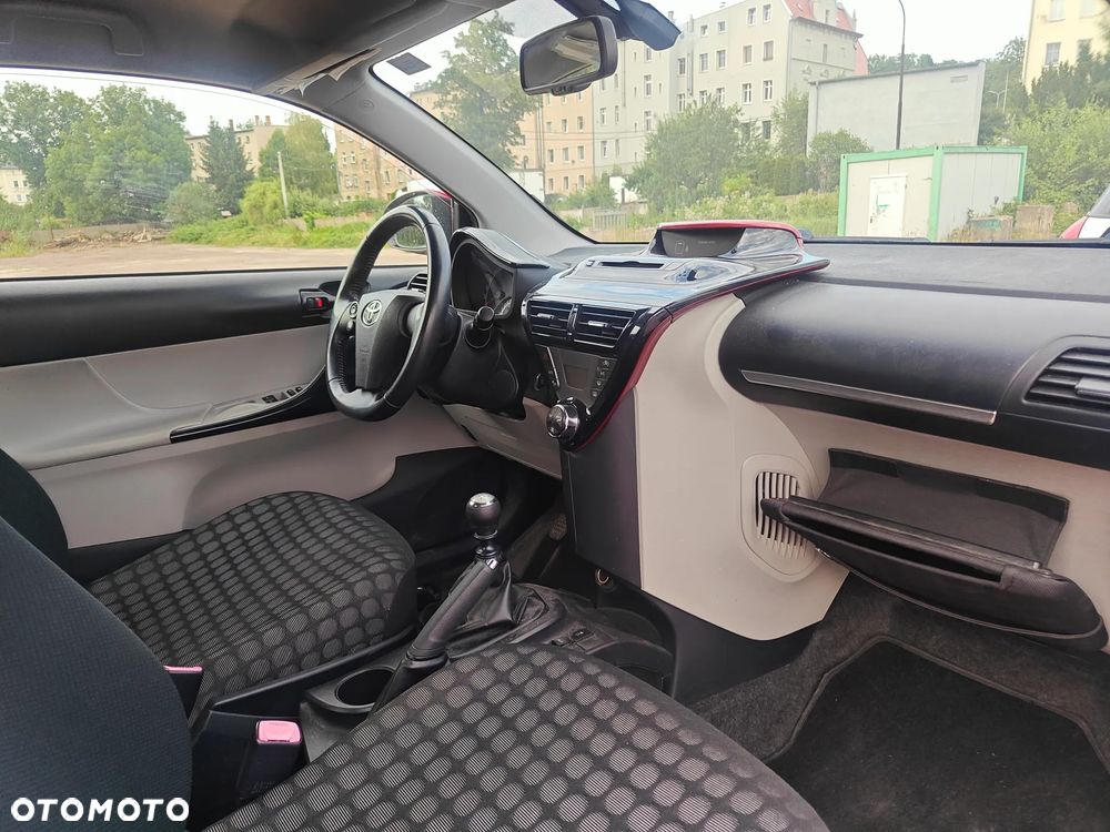 Toyota iQ 1.4 D-4D - 3