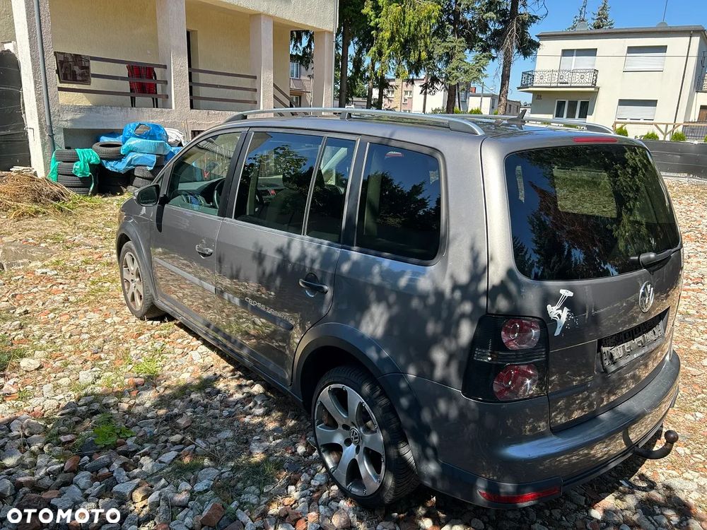 Volkswagen Touran 2.0 TDI DPF Cross - 10