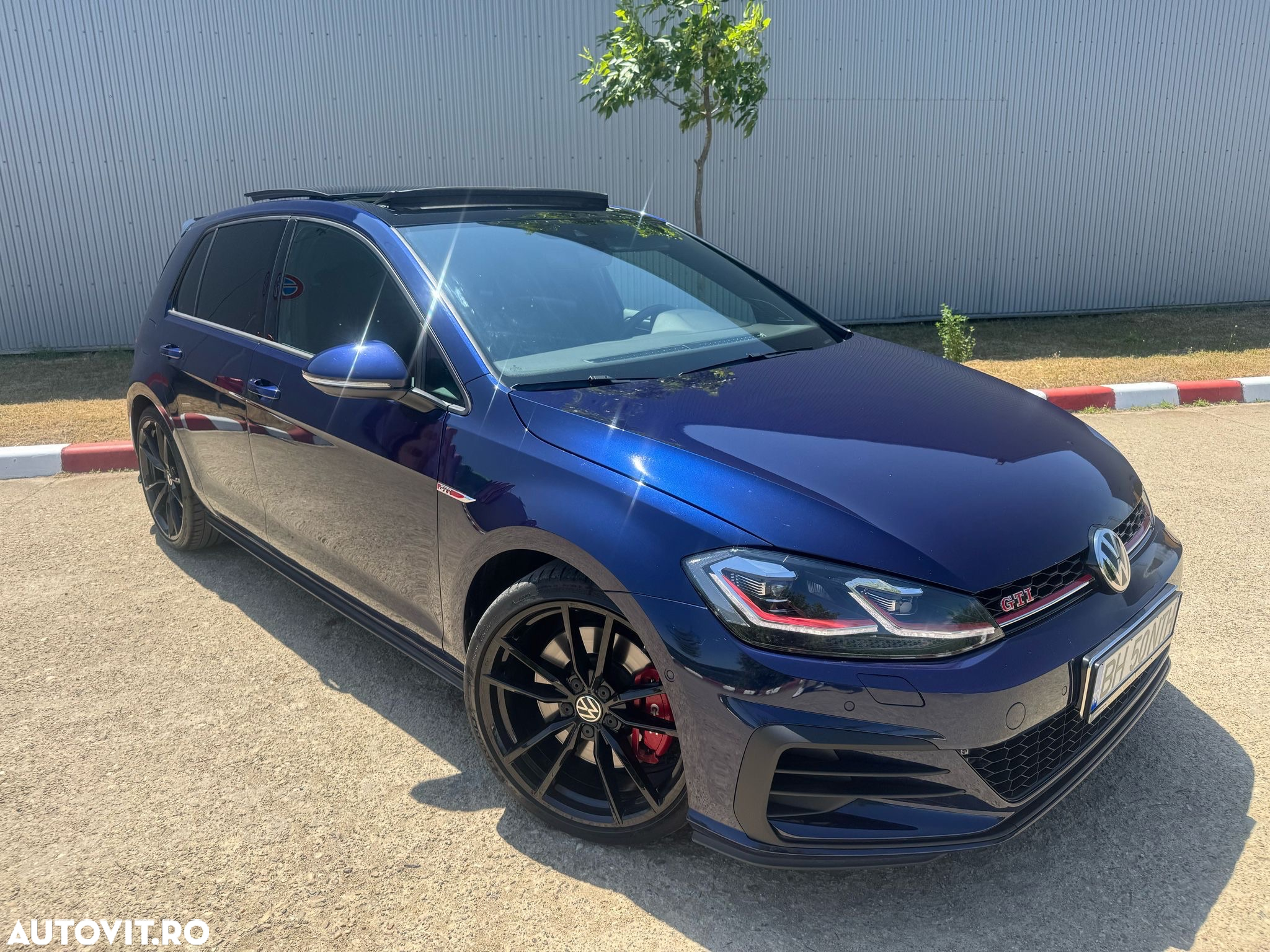 Volkswagen Golf 2.0 TSI DSG GTI Performance - 3