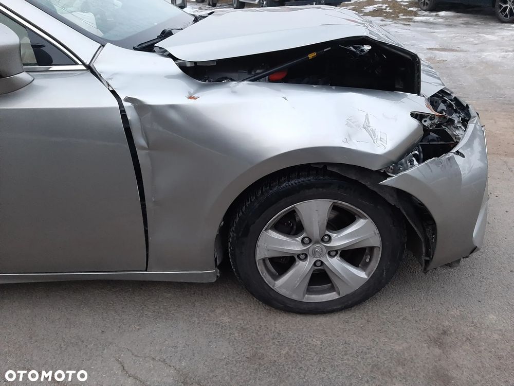 Lexus IS 300h Comfort - 9