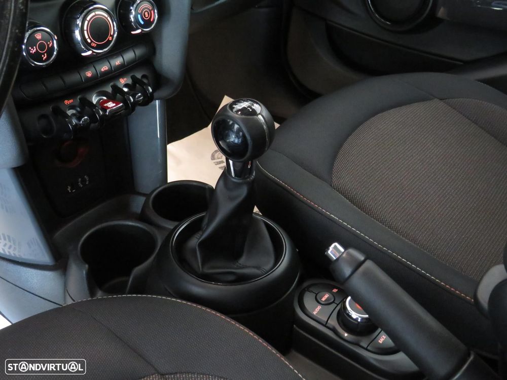 MINI 5 Portas Cooper D - 11