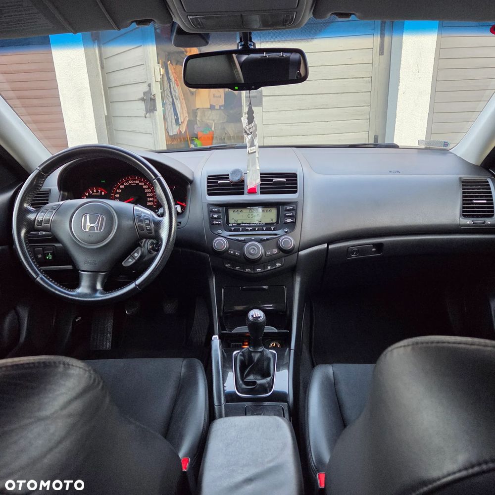 Honda Accord 2.0 Sport - 16