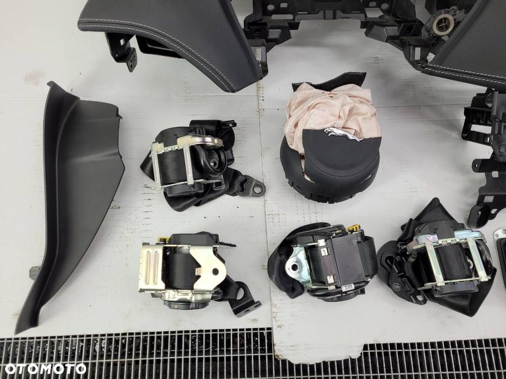 KOKPIT DESKA KONSOLA PODUSZKI USZKODZONE JAGUAR F-PACE X761 EUROPA - 2