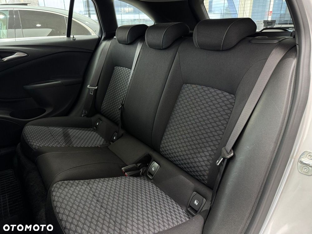 Opel Astra 1.2 T Edition S&S - 13