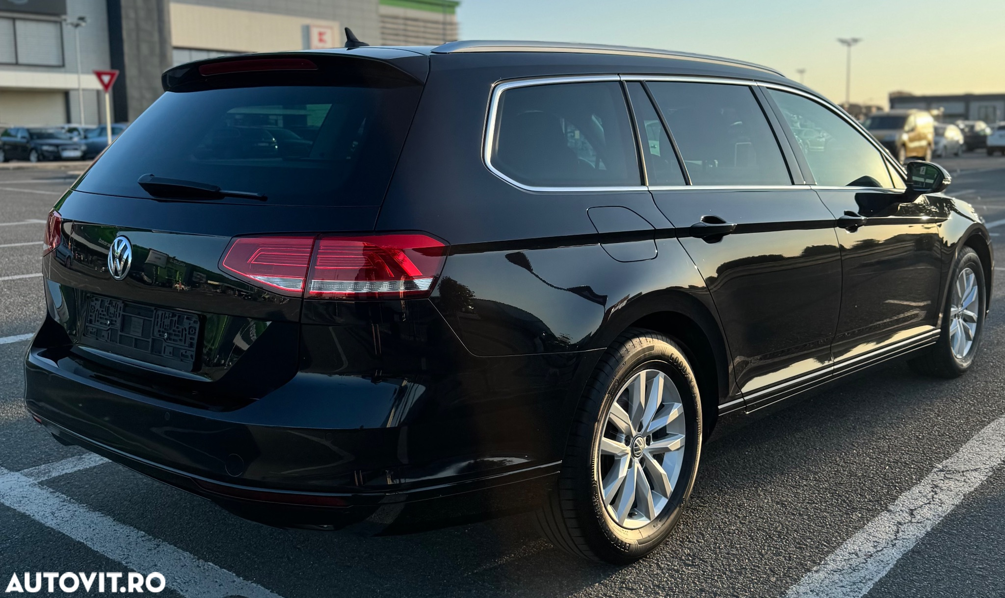 Volkswagen Passat Variant 1.6 TDI Comfortline - 4
