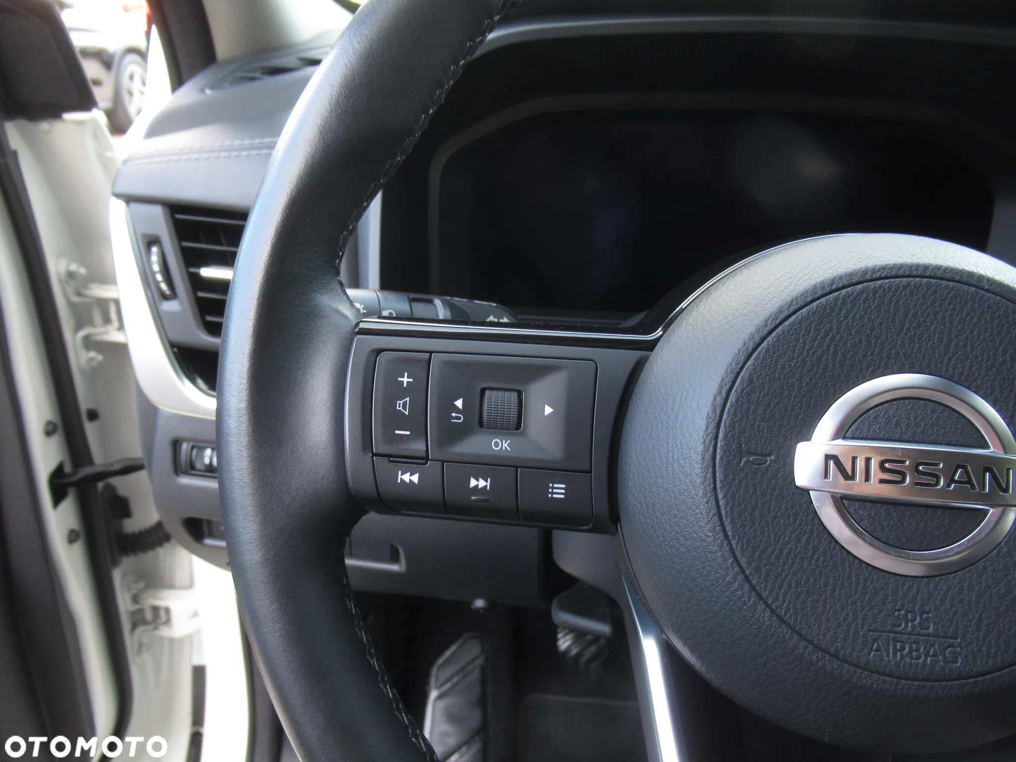 Nissan Qashqai 1.3 DIG-T N-Connecta - 12