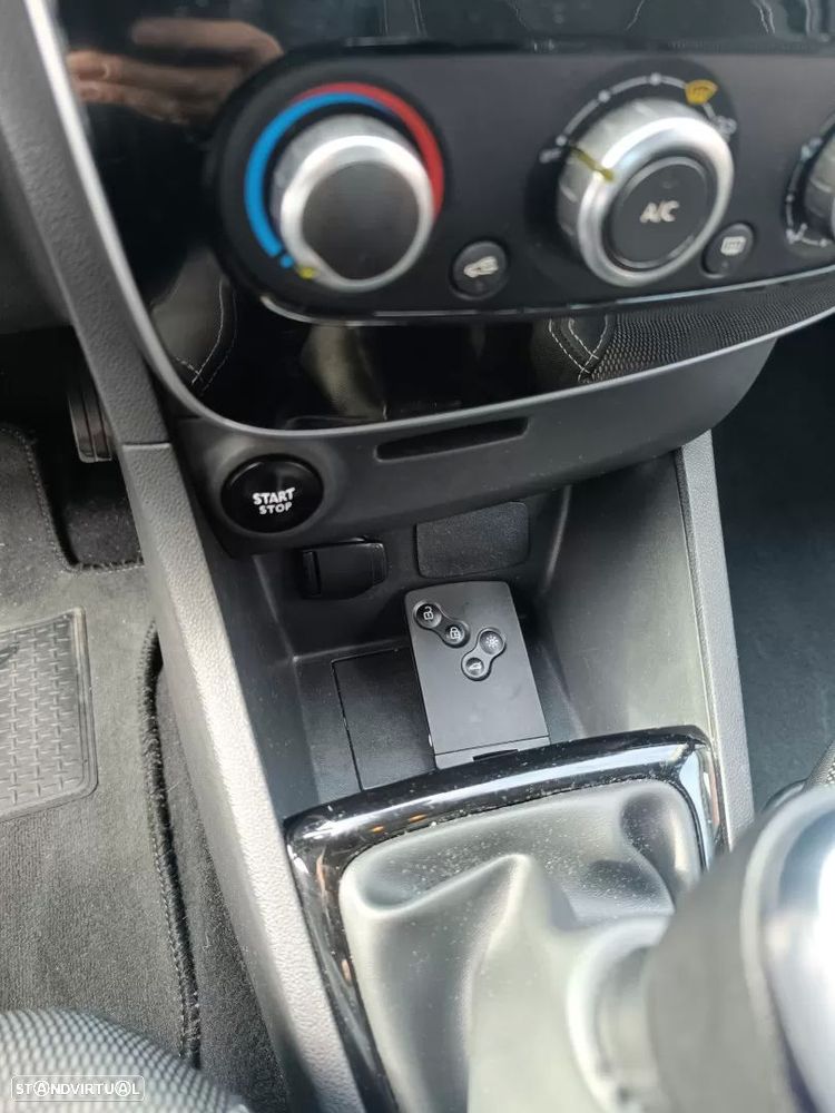 Renault Clio 0.9 TCe Limited Bi-Fuel - 19