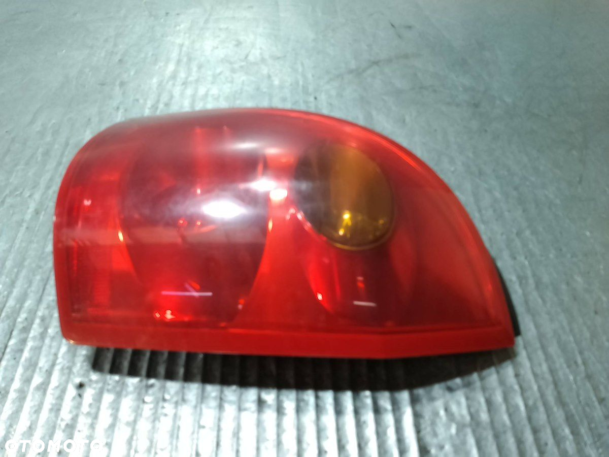 LAMPA TYLNA PRAWA NISSAN PRIMERA P12 ( 03-07 ) 1.9 DCI KOMBI - 6