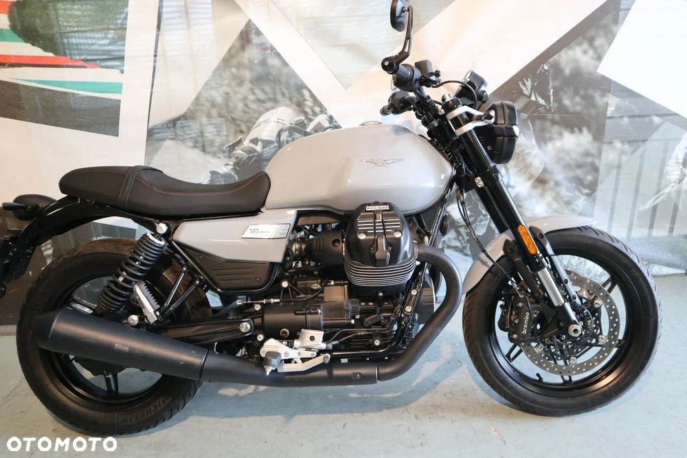 Moto Guzzi V7 - 18