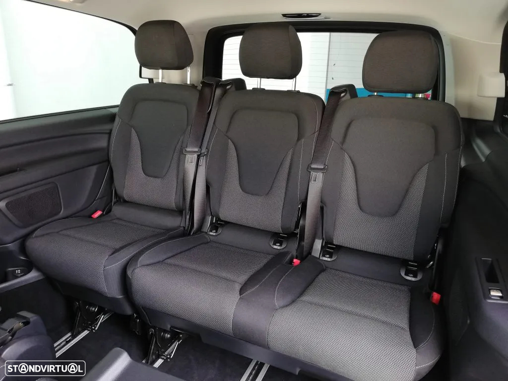 Mercedes-Benz V 220 d Longo Aut. - 11