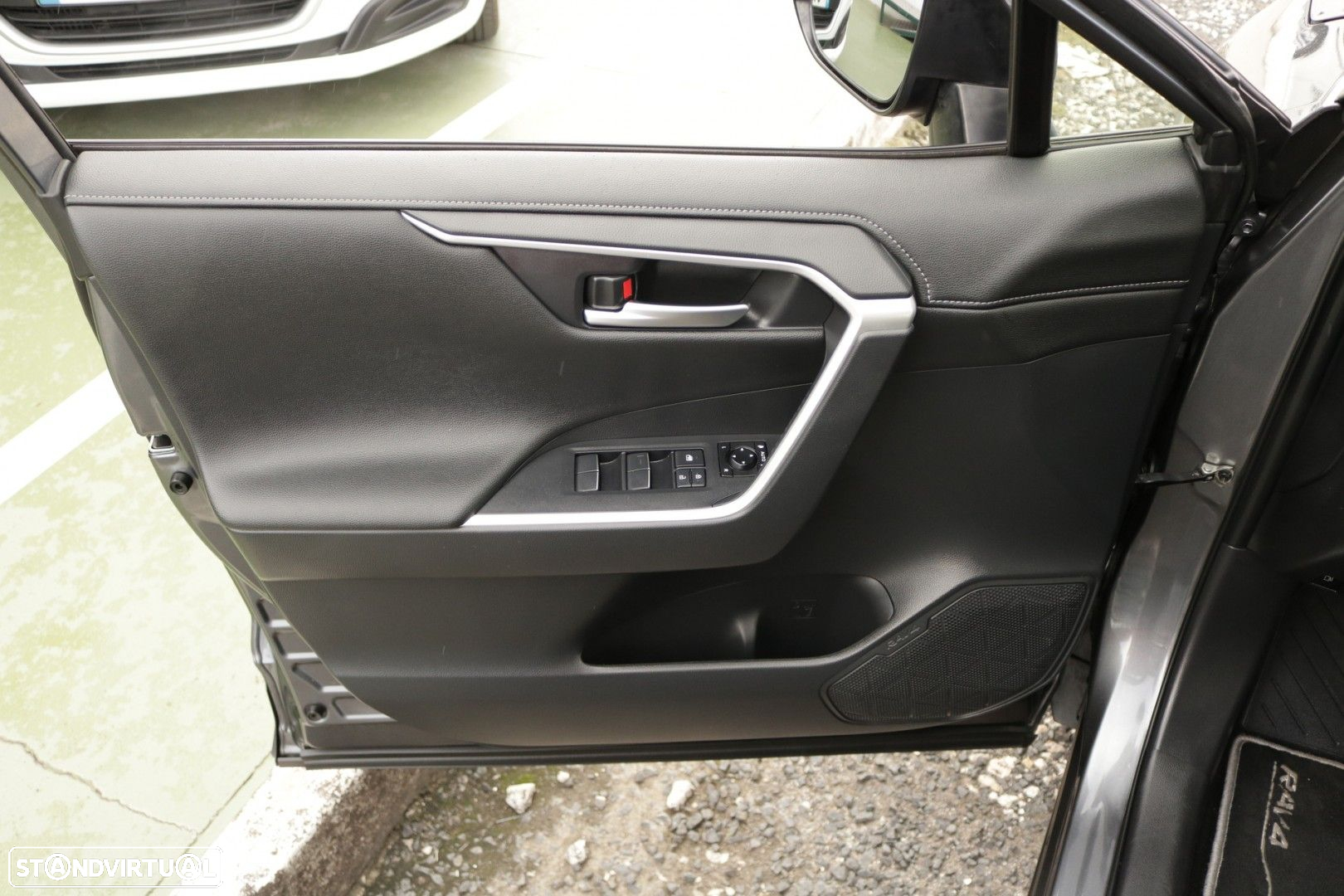 Toyota RAV4 2.5 HDF Comfort - 34