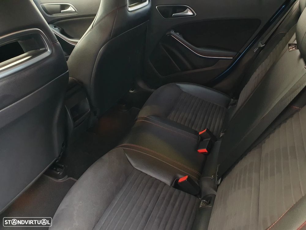 Mercedes-Benz A 200 CDI AMG Line - 23