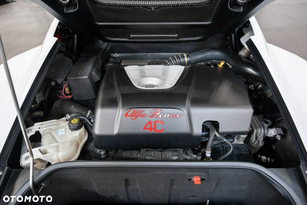 Alfa Romeo 4C - 24
