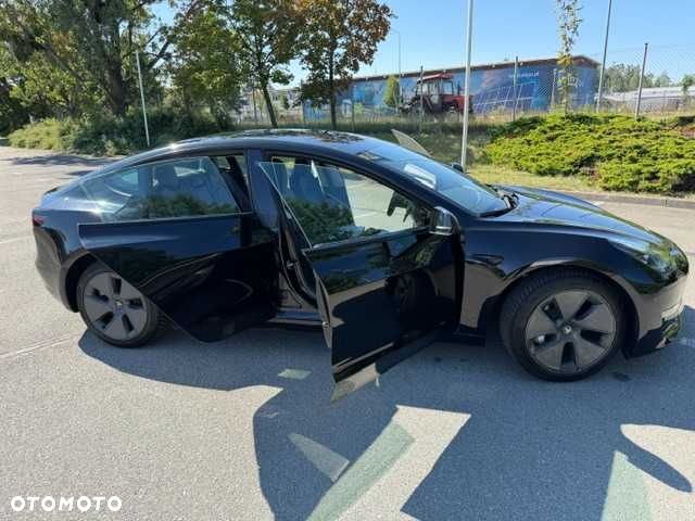 Tesla Model 3 - 2