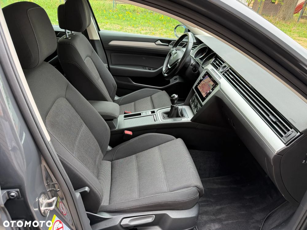 Volkswagen Passat - 5