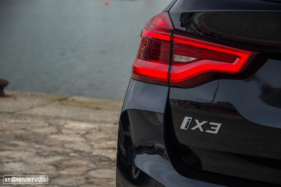 BMW iX3 M Sport Impressive - 12