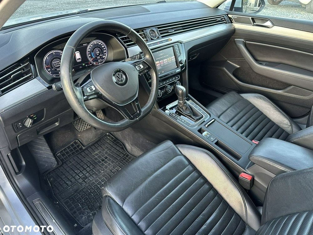 Volkswagen Passat 2.0 TDI Bi-Turbo BMT 4Mot Highline DSG - 11